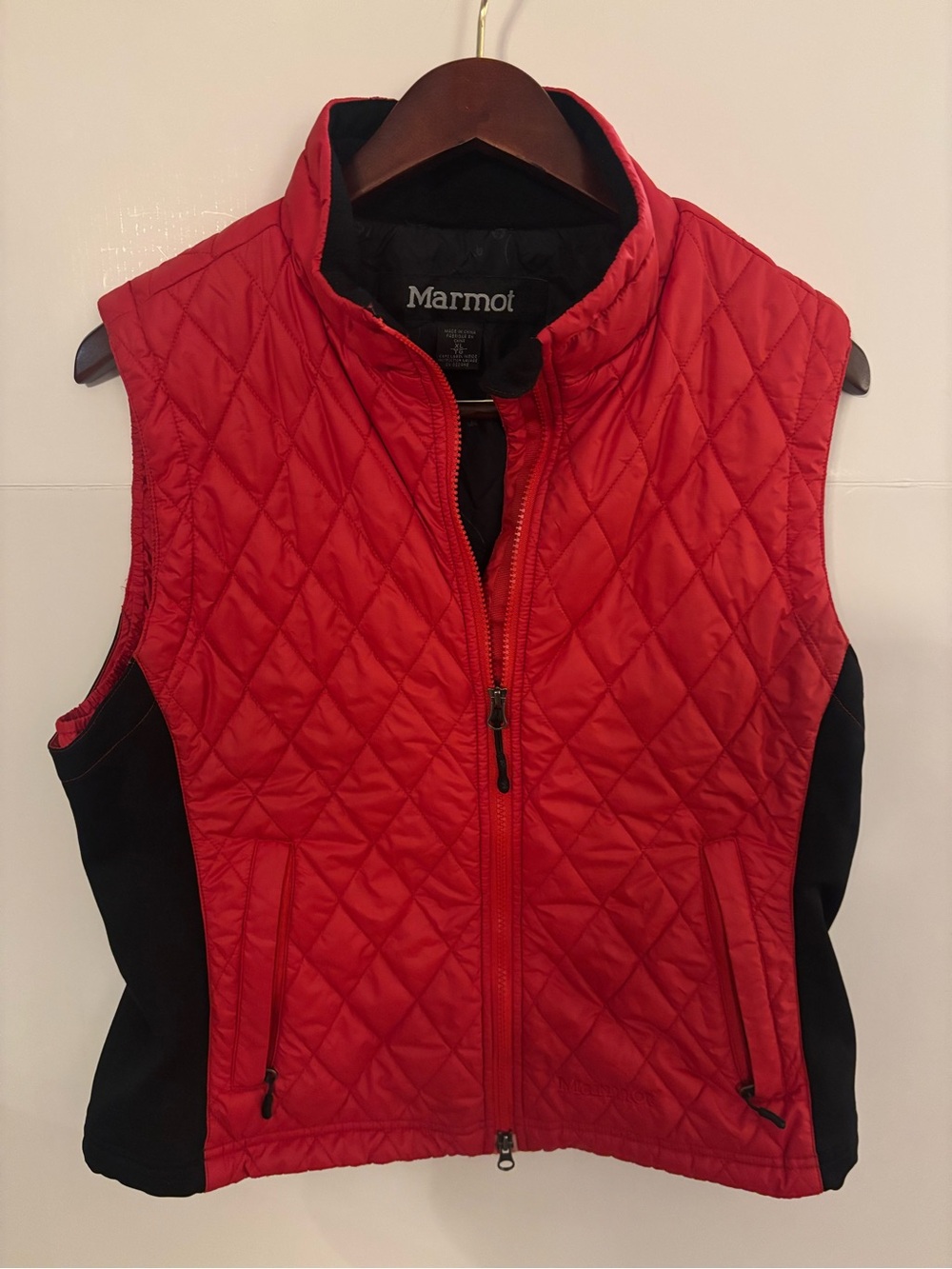 Marmot Women's Red/Black Full Zip Vest Pockets Short Outdoor Travel Size XL